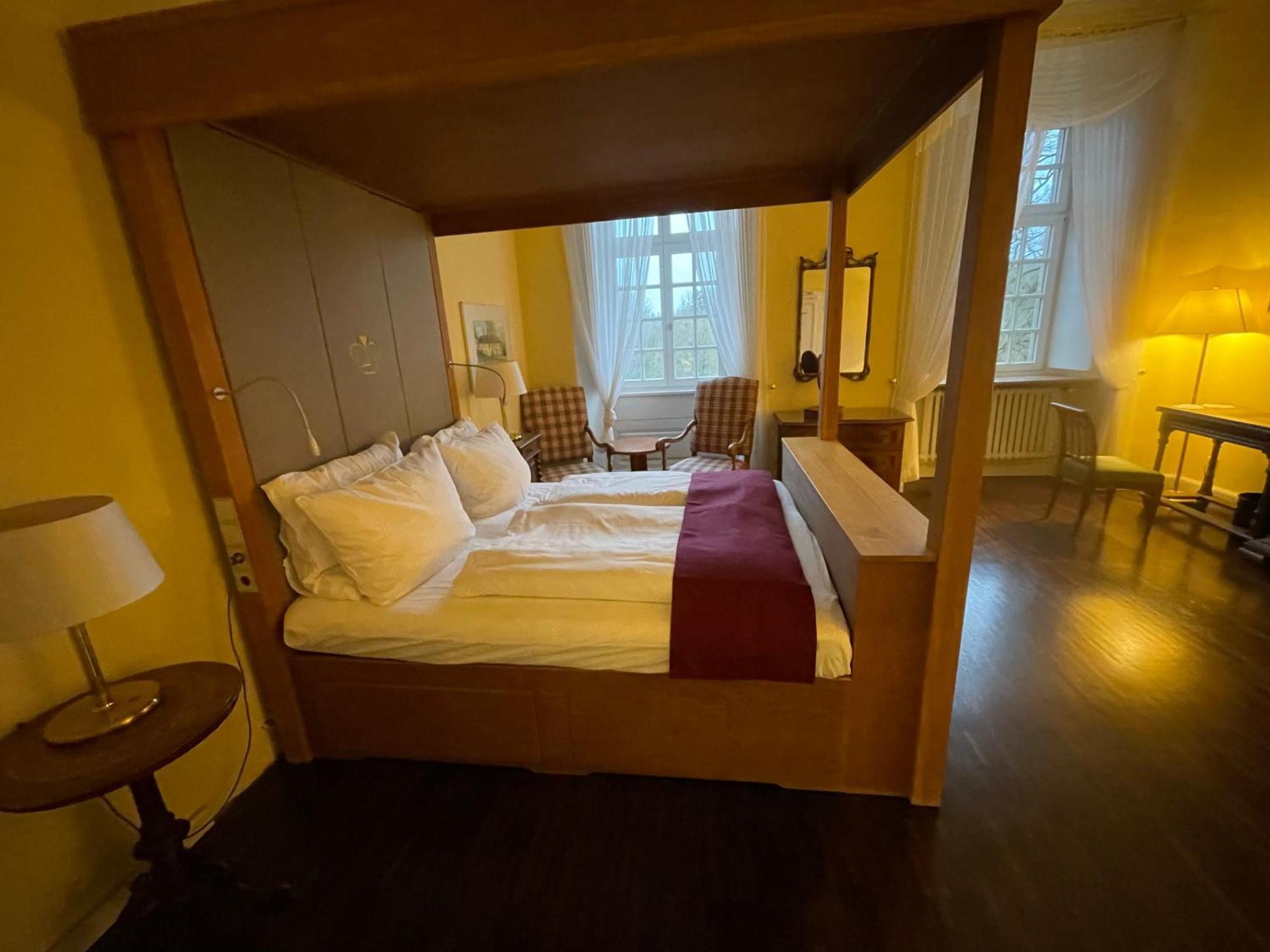 Hotel Schloss Hoehnscheid Бад-Арользен Экстерьер фото