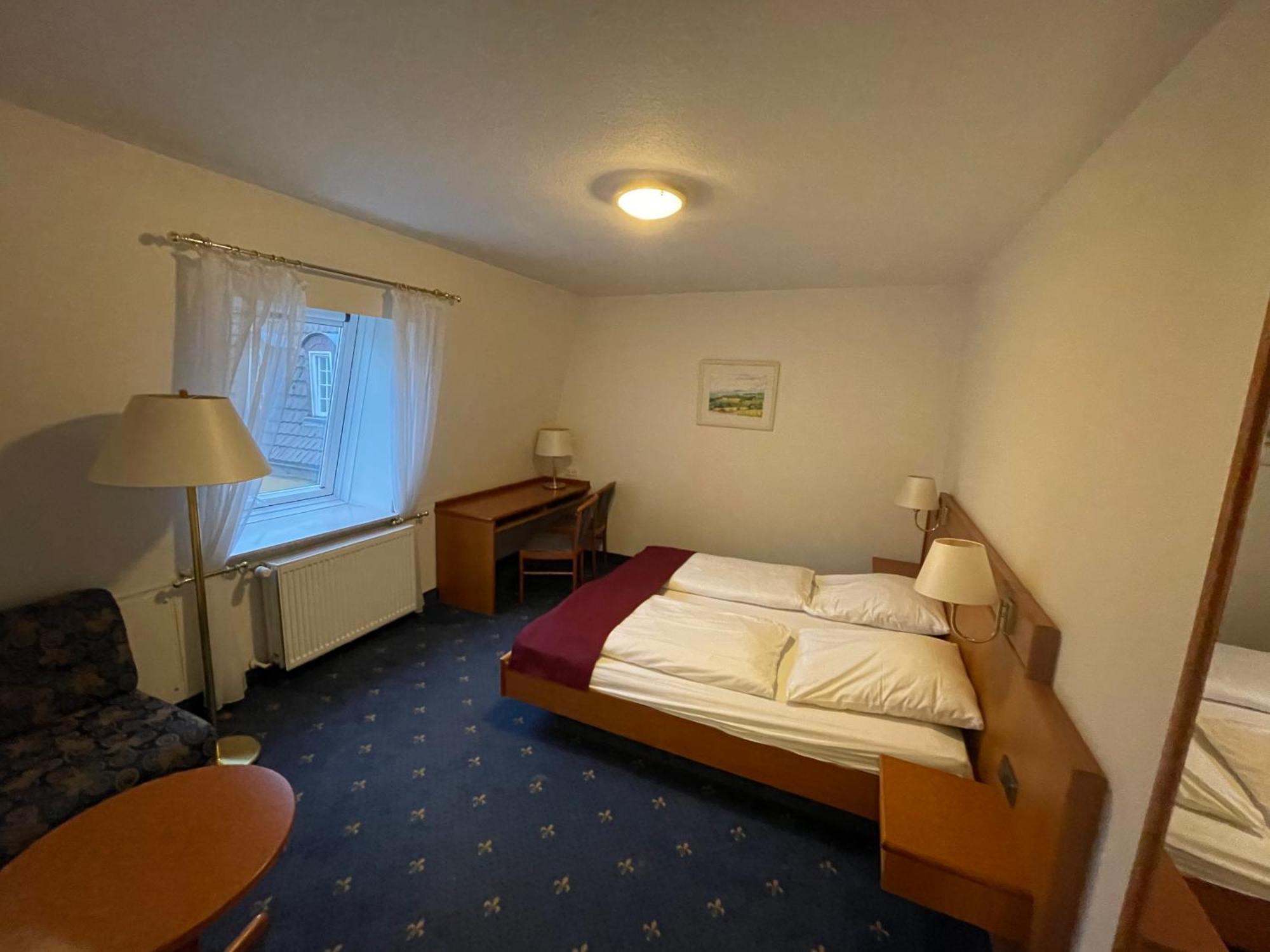 Hotel Schloss Hoehnscheid Бад-Арользен Экстерьер фото