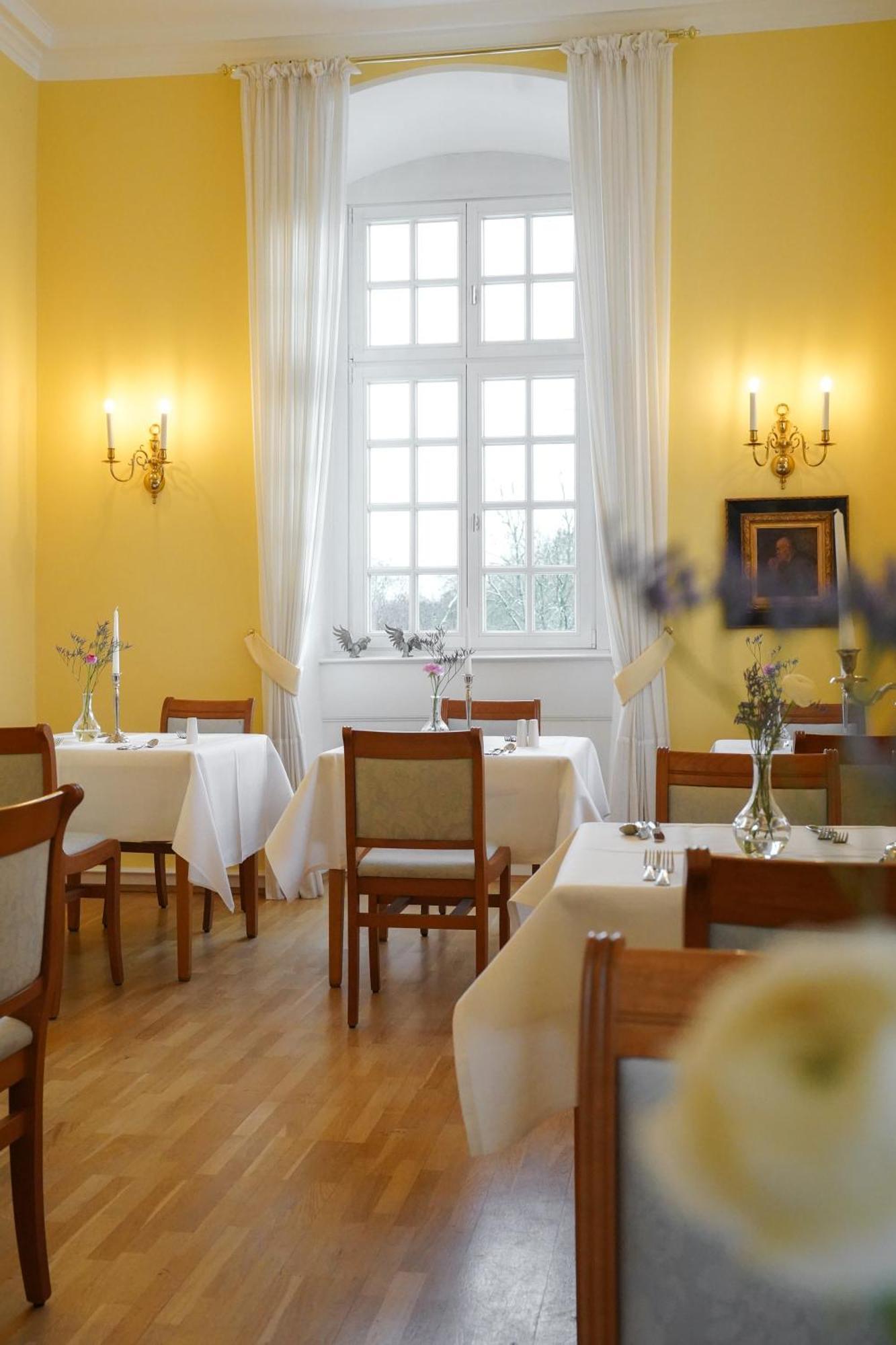 Hotel Schloss Hoehnscheid Бад-Арользен Экстерьер фото